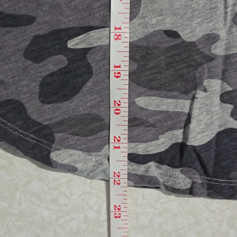 Old Navy Gray Crop Fitted Short Sleeve T-Shirt Size Small‎